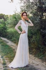 Ivory lace Wedding dress by Anna Skoblikova