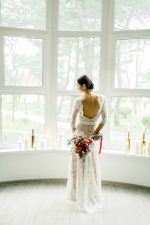 White lace wedding dress // Anna Skoblikova // 0105 // Photo 1