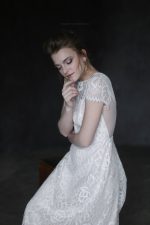 Elegant lace wedding dress - Image 5