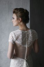 Elegant lace wedding dress - Image 3