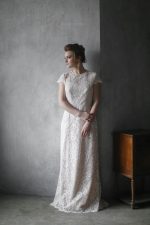 Elegant lace wedding dress