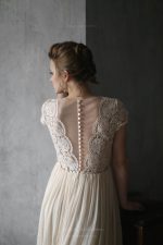 Natural silk and French lace wedding dress - Image 2