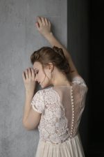 Natural silk and French lace wedding dress - Image 3
