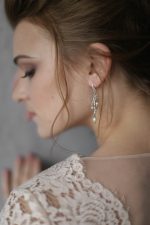 Natural silk and French lace wedding dress - Image 4