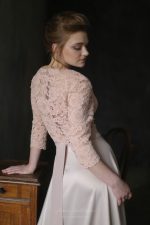 Lace and dense satin feminine Wedding dress - Image 2