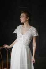 Lace classic wedding dress - Image 6