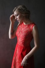 Red lace wedding dress - Image 2