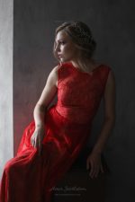 Red lace wedding dress - Image 6