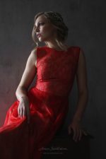Red lace wedding dress - Image 8