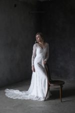 Wedding dress with train - Image 7