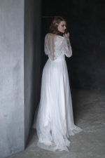 Wedding dress with lace waist - Image 2