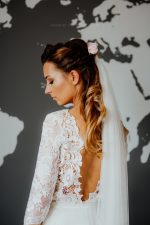 Transformer wedding dress with detachable skirt - Image 4