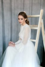 Off-white wedding set from silk blouse and tulle skirt - Image 3