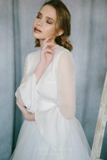 Off-white wedding set from silk blouse and tulle skirt - Image 4