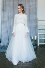 Off-white wedding set from silk blouse and tulle skirt - Image 6