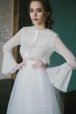 Off-white wedding set from silk blouse and tulle skirt - Image 10
