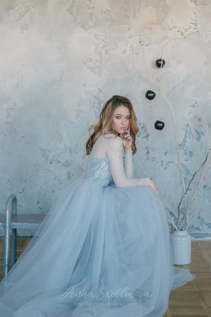 Blue wedding dress from Chantilly lace by Anna Skoblikova