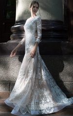 Luxurious lace wedding dress with the finest Italian mesh - Image 4