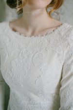 Luxurious winter lace wedding dress - Image 2