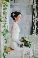 Laconic lace embroidered wedding gown - Image 5