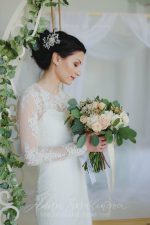 Laconic lace embroidered wedding gown - Image 7