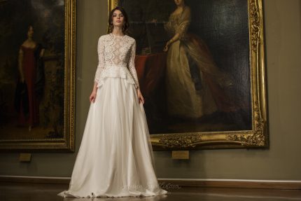 Varvara - The wedding set exudes the folklore ornament - Anna Skoblikova