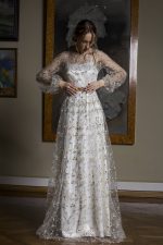 Photo 1: Elegant two layered wedding dress + floral embroidered detailing \\ Anna Skoblikova