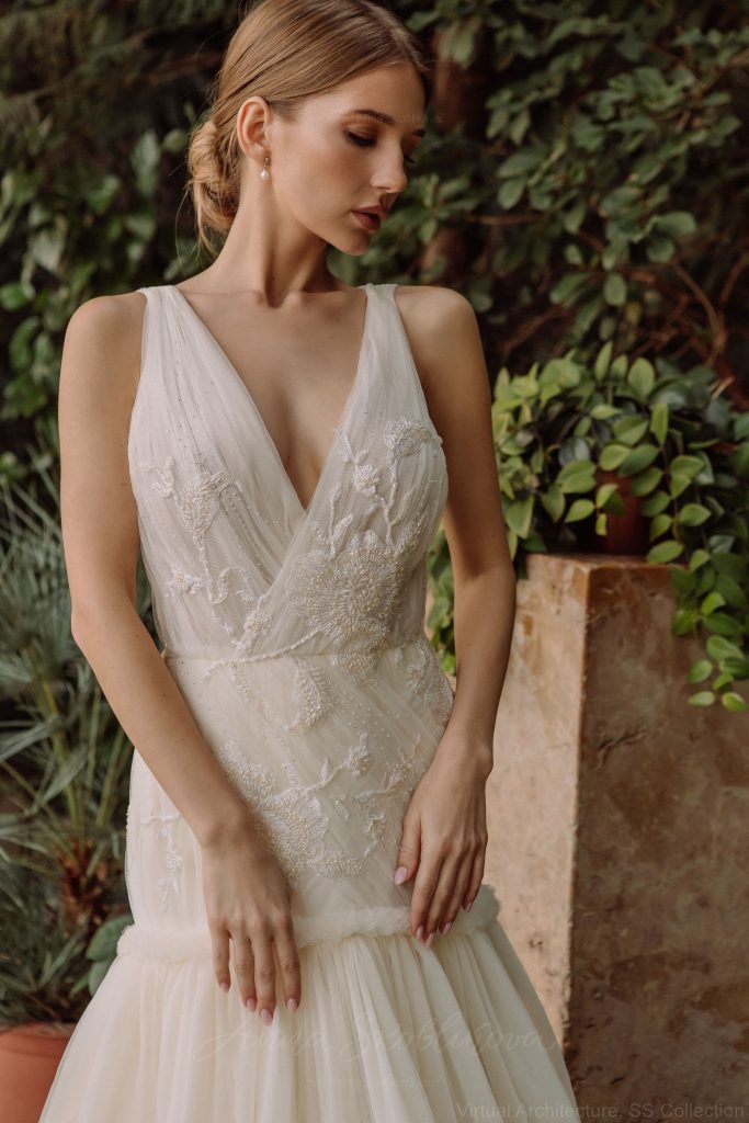Wrap petite wedding dress - Ninelle | Photo 2 | Anna Skoblikova | 0164