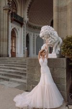 Wrap petite wedding dress - Ninelle | Photo 5 | Anna Skoblikova | 0164
