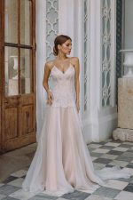 Spaghetti strap wedding dress with flowy skirt - Alba | Photo 5 | Anna Skoblikova | 0169