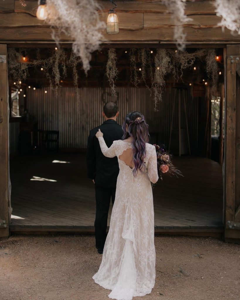 V-neck lace wedding dress - 0003 / Anna Skoblikova | Cassandra | Photo 6