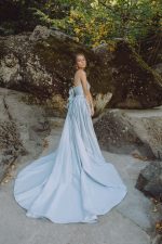 Sky blue wedding dress: Photo 7  Anna Skoblikova  0174