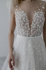 Floral embroidered wedding dress   Anna Skoblikova  0219 | Photo 3